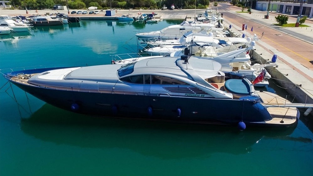 pershing 88 yacht